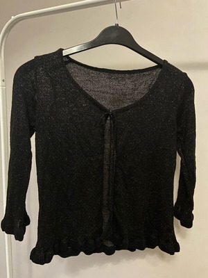 Women’s knitted cardigan size small like new, black