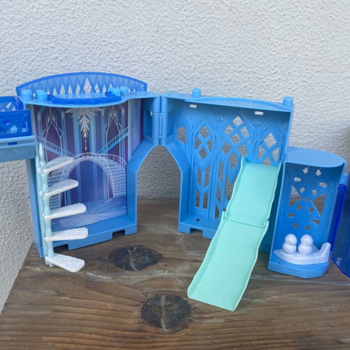 Elsa's Palace Mattel Disney Frozen Storytime Stackers like new