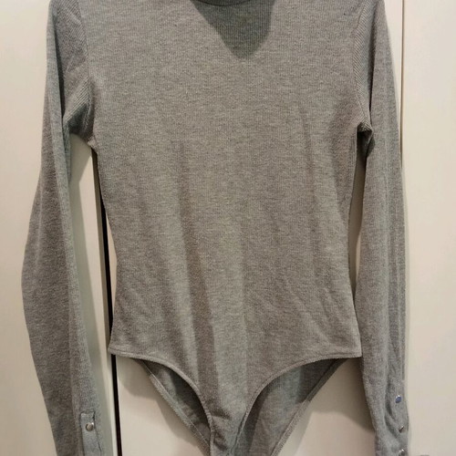 Zara gray turtleneck bodysuit used, size L