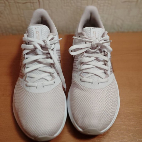 Nike sports sneakers new, size 42