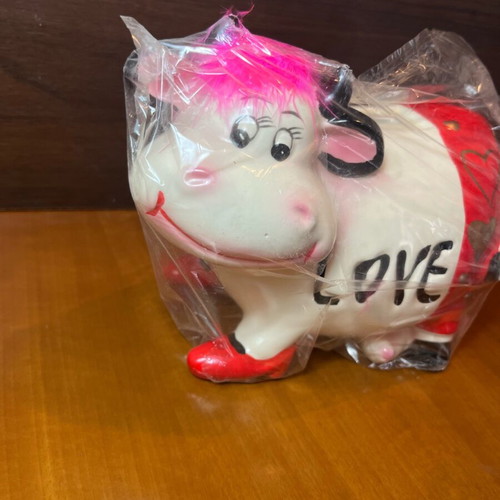 Κεραμικός κουμπαράς αγελάδα “LOVE” καινούργιο στη συσκευασία