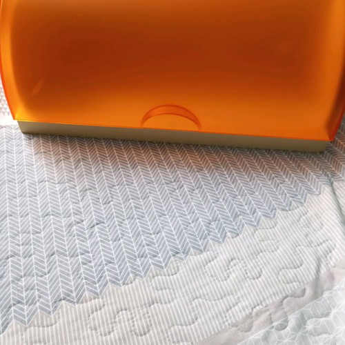 Guzzini bread box like new