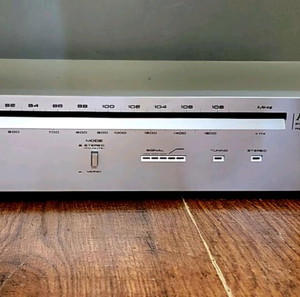 Akai AT-K11 stereo tuner