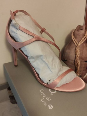 Migato sandal new in soft pink color size 41