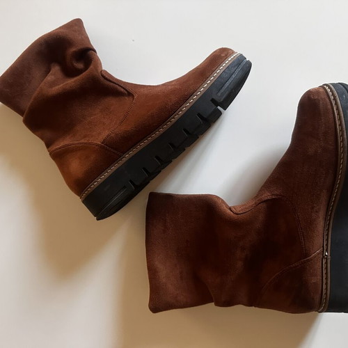 Suede ankle boots tan size 40 like new