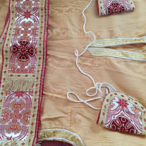 Deacon Vestment like new, medium height