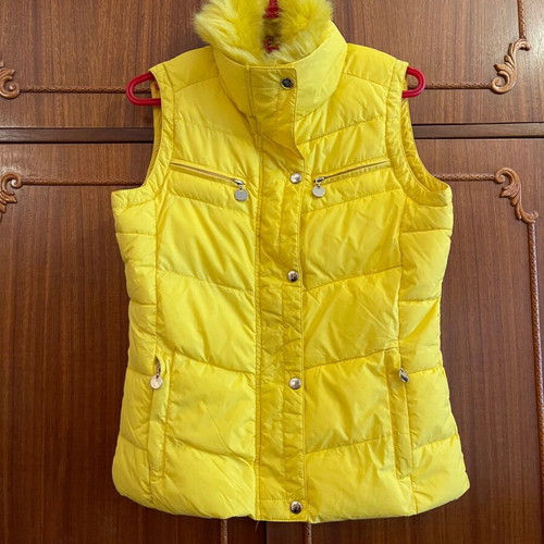 Women's vest size M new