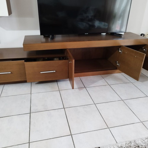 TV unit like new with two shelves and two cabinets