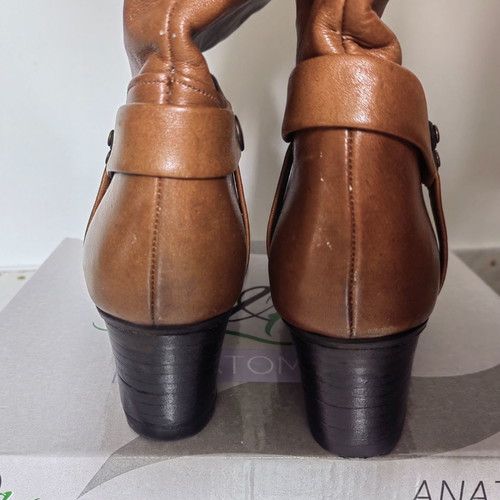 Women's leather boots used, brown, size 40 with low heel