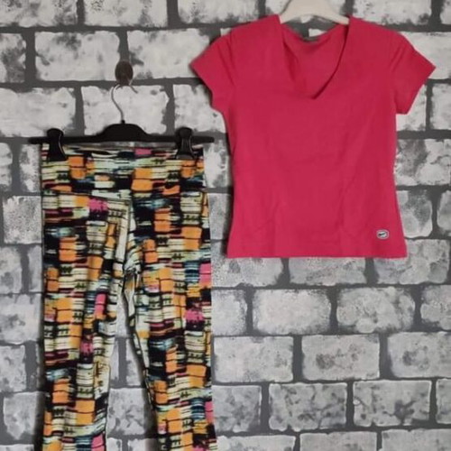 Nike set xsm like new, colorful 3/4 leggings and top