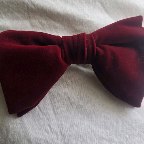 Velvet bow tie burgundy with clip used