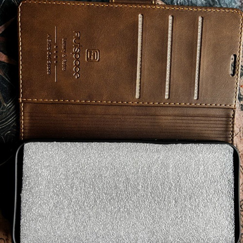 iPhone 16e case new leather