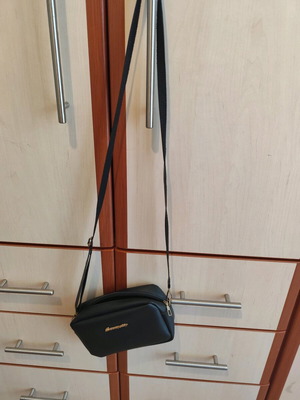 Τσαντάκι καθημερινό crossbody μαύρο σαν καινούργιο