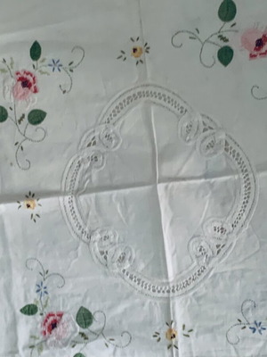 Vintage handmade embroidery set of 5 pieces linen and lace, like new