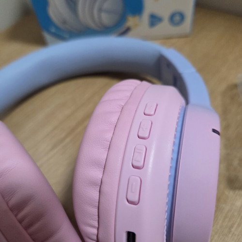 iClever BTH12 Kids Wireless Headphones with LED Lights and Microphone
