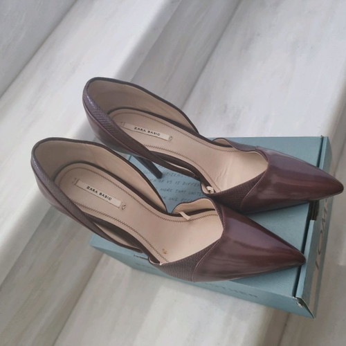 Women's pumps size 38 like new and worn 1-2 times