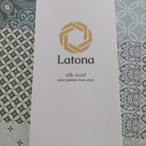 Latona square scarf 100% silk