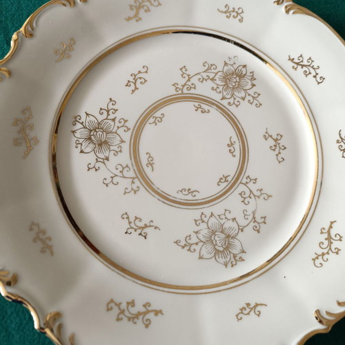 Hutschenreuther porcelain plate from Bavaria like new