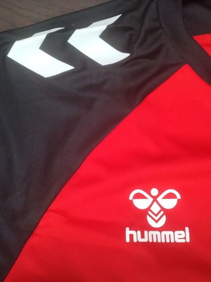 Hummel t-shirt medium new, red and black