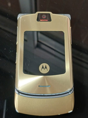 Motorola RAZR V3i Dolce & Gabbana used, gold limited edition