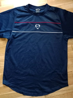 Nike Dri-Fit μπλουζάκι μεταχειρισμένο, ρετρό με κόκκινες και λευκές ρίγες, μέγεθος M