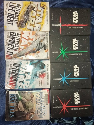 Star Wars book bundle like new, set of 8 English books