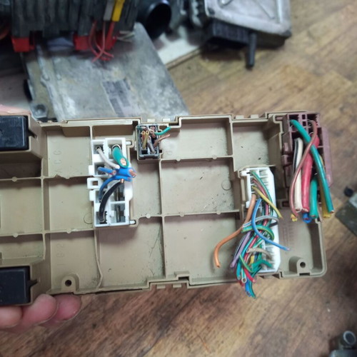 BSI fuse box 82201AG010 Subaru Legacy used