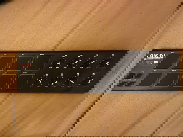 AKAI LPD 8