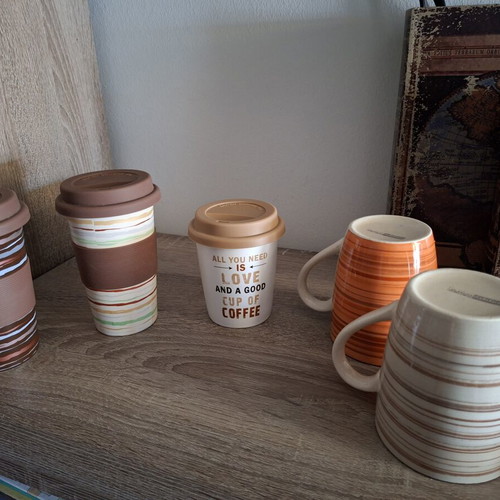 Coffee mugs used, set of 5, excellent condition
