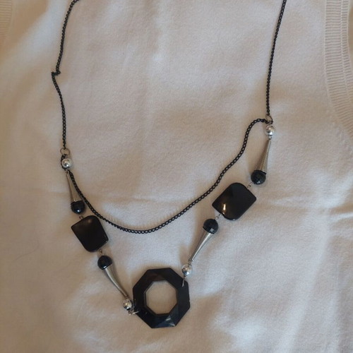 Statement necklace with black chain and industrial details like new