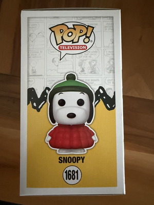 Funko Pop Snoopy Chase #1681 new in box