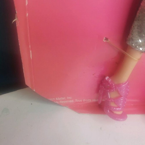 Barbie Fashionistas Raquelle 2011 like new, collectible doll