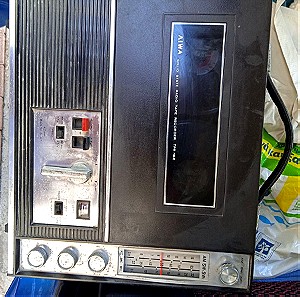AIWA TRP - 102 Solid state radio tape recorder του 1968 , μη λειτουργικό .