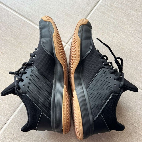 Adidas shoes for volleyball like new, size 38.5