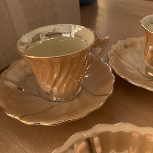 Vintage cup set used, 4 cups with saucers plus 2 extra cups