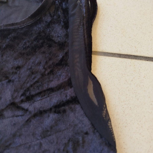 Velvet sleeveless crop top Anel like new, black