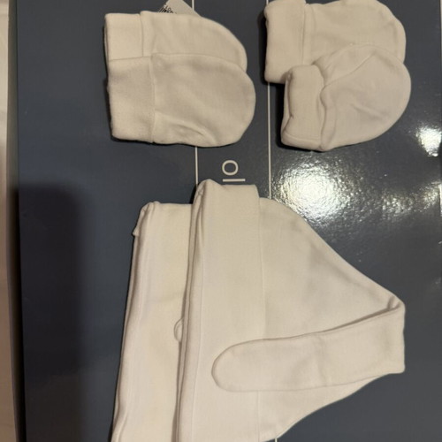Baby hats and mittens, 100% organic cotton