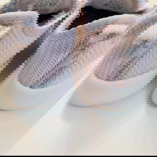 Παιδικά παπούτσια αθλητικά Adidas μεταχειρισμένα, νούμερο 31, μωβ