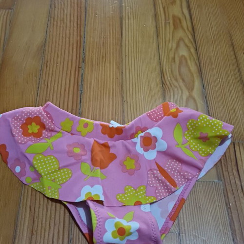 Children's swimsuits used, pack of 8, size 1-1.5 years