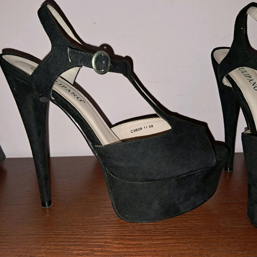 Tulipano high-heeled shoes size 38 black like new, suede texture