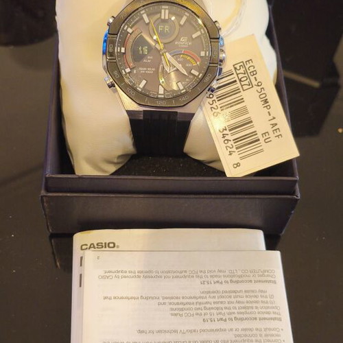 Casio ECB-950 Edifice watch like new with Bluetooth and tough solar