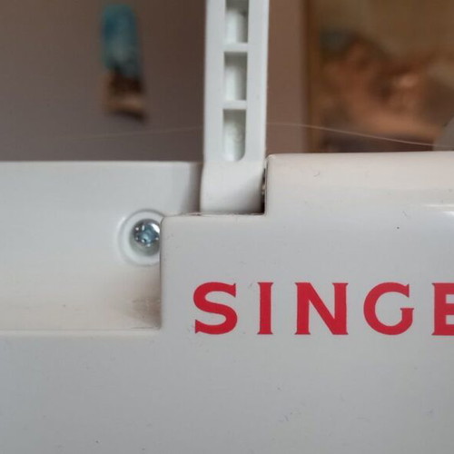 Singer 8280 mechanical sewing machine new in box