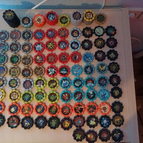 Pokemon caps collection over 120 pieces, like new