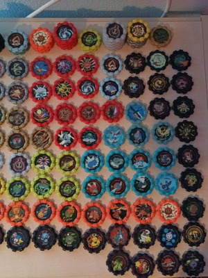 Pokemon caps collection over 120 pieces, like new