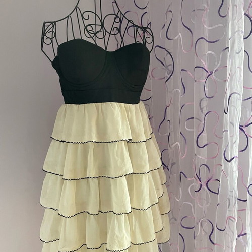 Strapless dress used, black and beige