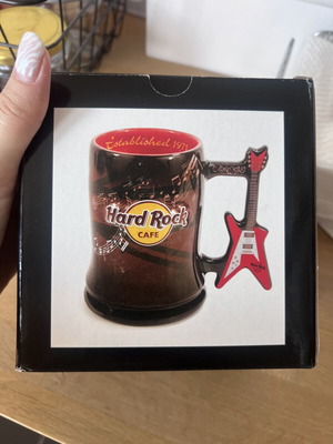 Hard Rock Cafe Vienna mug new in box