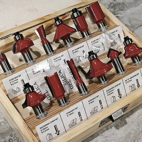 Router bits set 12 pieces 8mm shaft new with wooden case