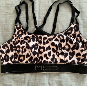 leopard gym top