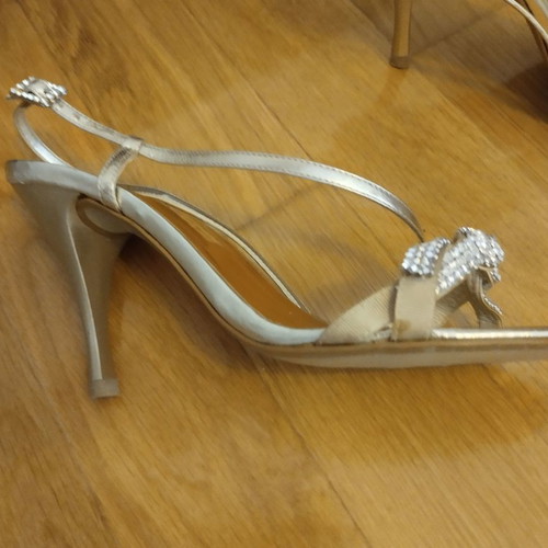 Women's gold sandal used, size 38