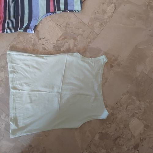 Women's blouses used, pack of 3, sizes large and extra small
